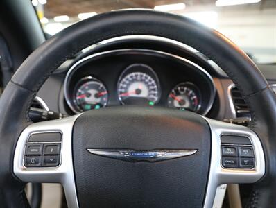2013 Chrysler 200 Touring Convertible   - Photo 27 - Addison, IL 60101