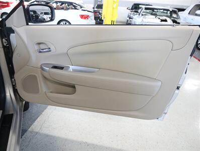 2013 Chrysler 200 Touring Convertible   - Photo 16 - Addison, IL 60101