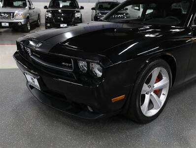 2009 Dodge Challenger SRT8   - Photo 3 - Addison, IL 60101