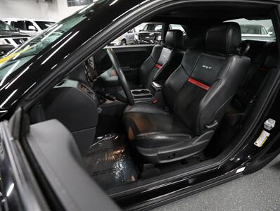 2009 Dodge Challenger SRT8   - Photo 29 - Addison, IL 60101