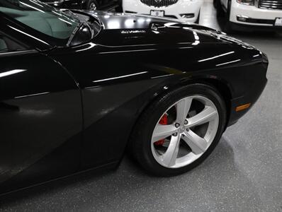 2009 Dodge Challenger SRT8   - Photo 10 - Addison, IL 60101