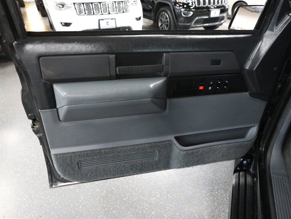 1988 Chevrolet Silverado 1500 Stepside - Photo 24 - Addison, IL 60101