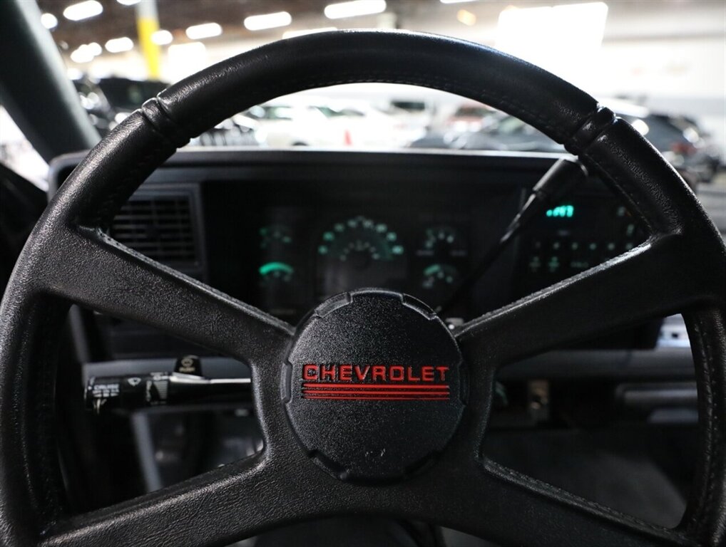 1988 Chevrolet Silverado 1500 Stepside - Photo 31 - Addison, IL 60101