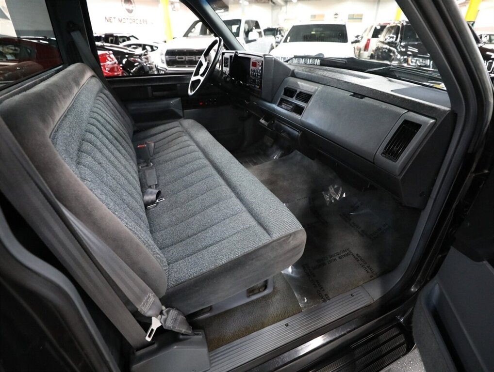 1988 Chevrolet Silverado 1500 Stepside - Photo 22 - Addison, IL 60101