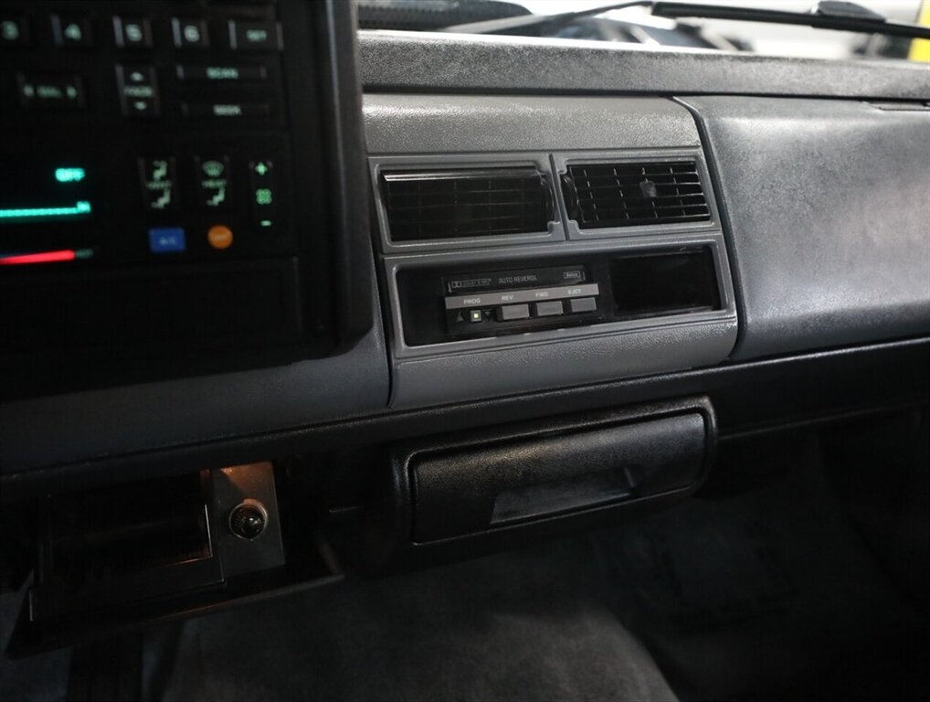 1988 Chevrolet Silverado 1500 Stepside - Photo 27 - Addison, IL 60101