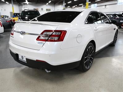 2018 Ford Taurus SHO   - Photo 10 - Addison, IL 60101