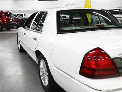 2010 Mercury Grand Marquis LS   - Photo 14 - Addison, IL 60101