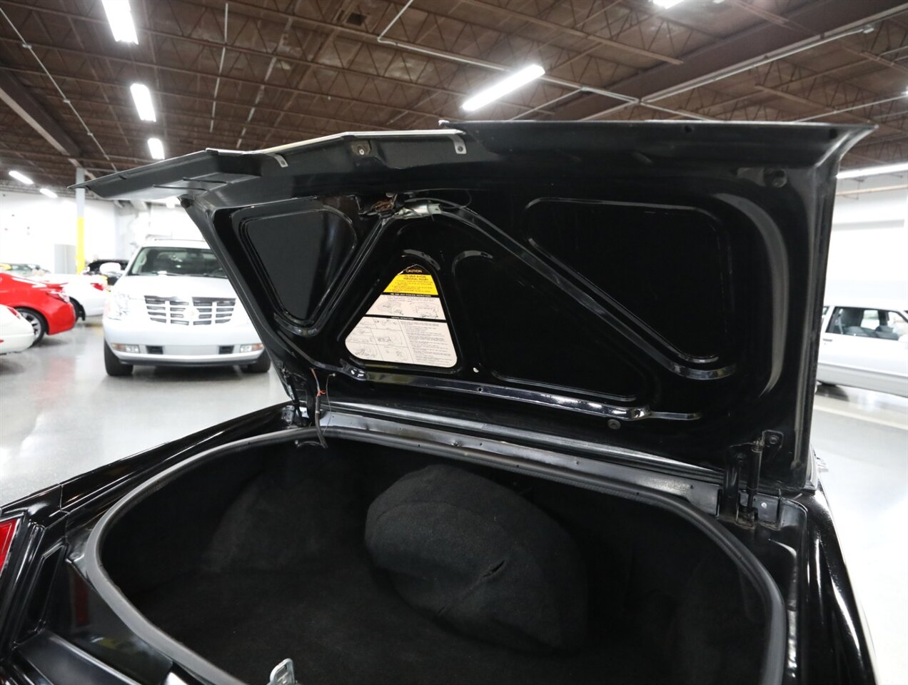 1983 Cadillac Eldorado Biarritz - Photo 34 - Addison, IL 60101