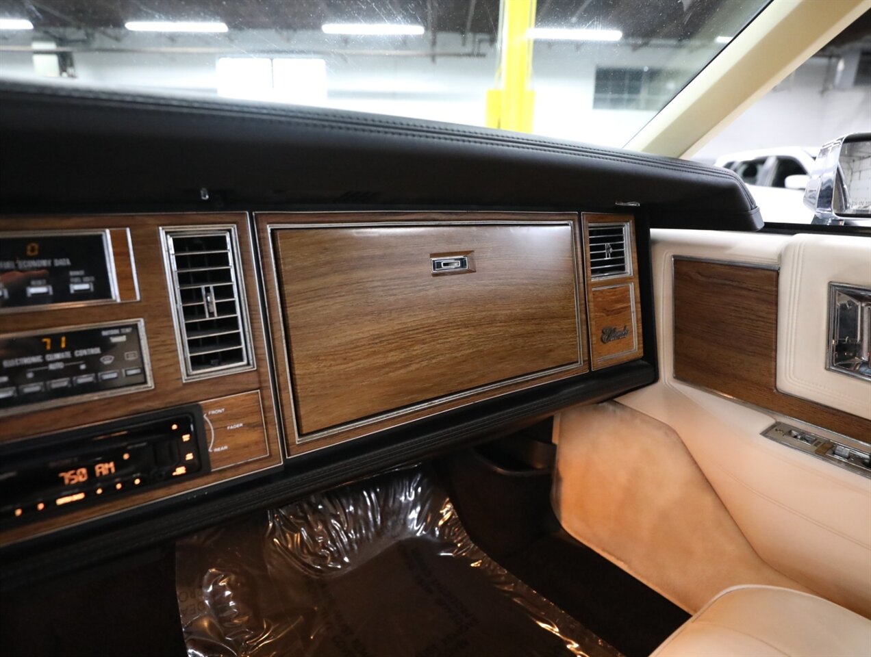 1983 Cadillac Eldorado Biarritz - Photo 44 - Addison, IL 60101