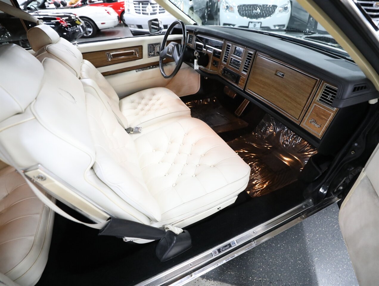 1983 Cadillac Eldorado Biarritz - Photo 30 - Addison, IL 60101