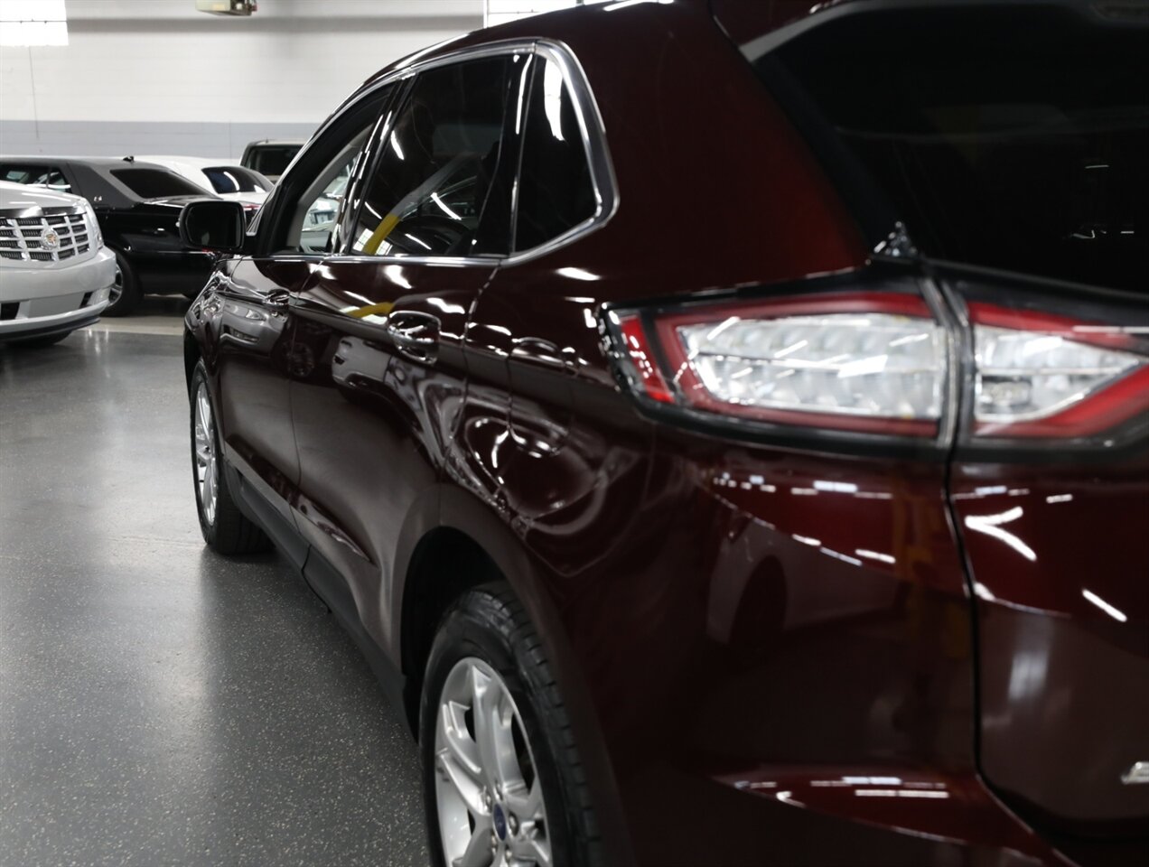 2017 Ford Edge Titanium AWD - Photo 14 - Addison, IL 60101