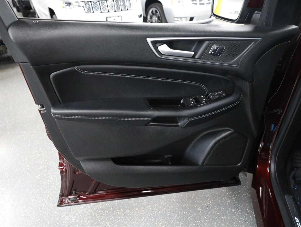 2017 Ford Edge Titanium AWD - Photo 28 - Addison, IL 60101