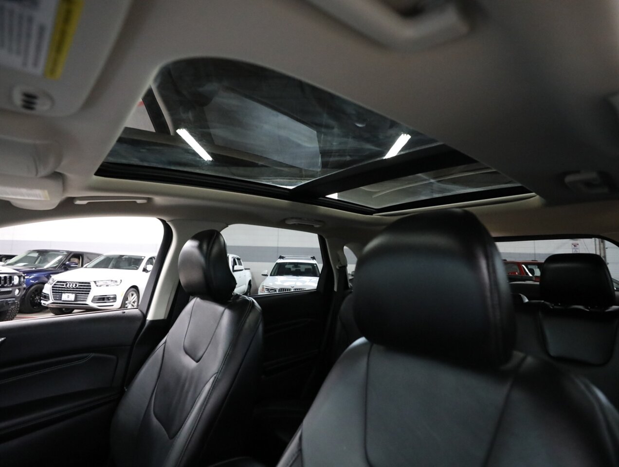 2017 Ford Edge Titanium AWD - Photo 31 - Addison, IL 60101