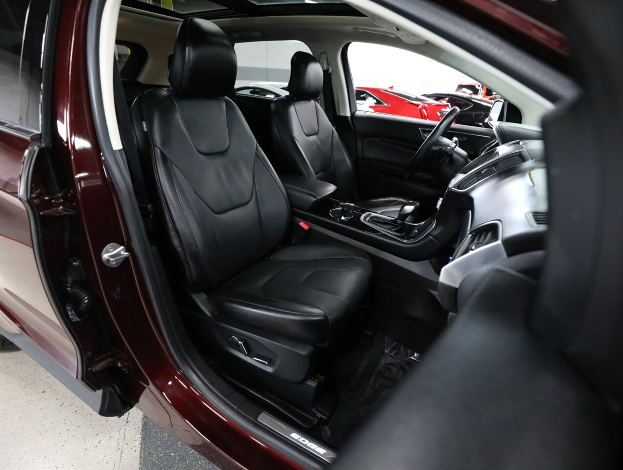 2017 Ford Edge Titanium AWD - Photo 18 - Addison, IL 60101