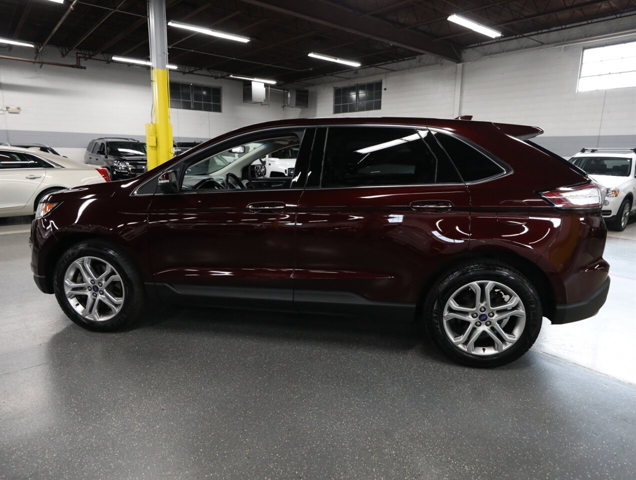 2017 Ford Edge Titanium AWD - Photo 15 - Addison, IL 60101