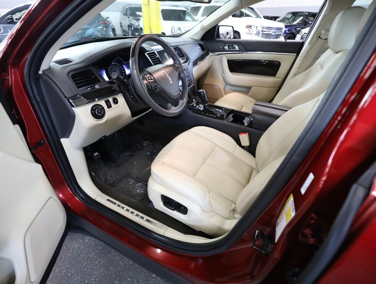 2015 Lincoln MKS EcoBoost - Photo 28 - Addison, IL 60101
