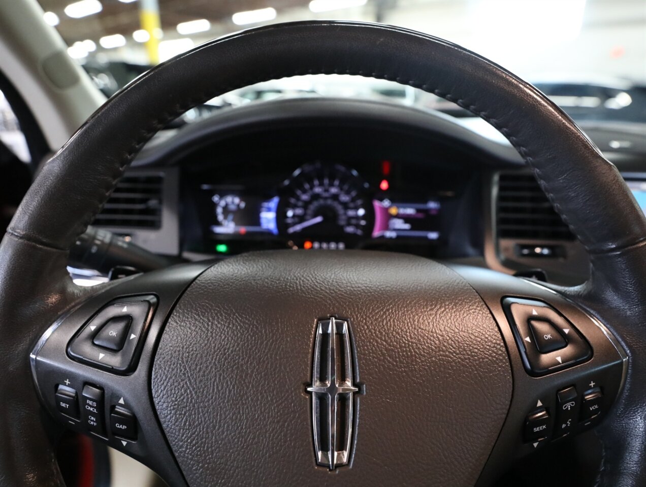 2015 Lincoln MKS EcoBoost - Photo 39 - Addison, IL 60101
