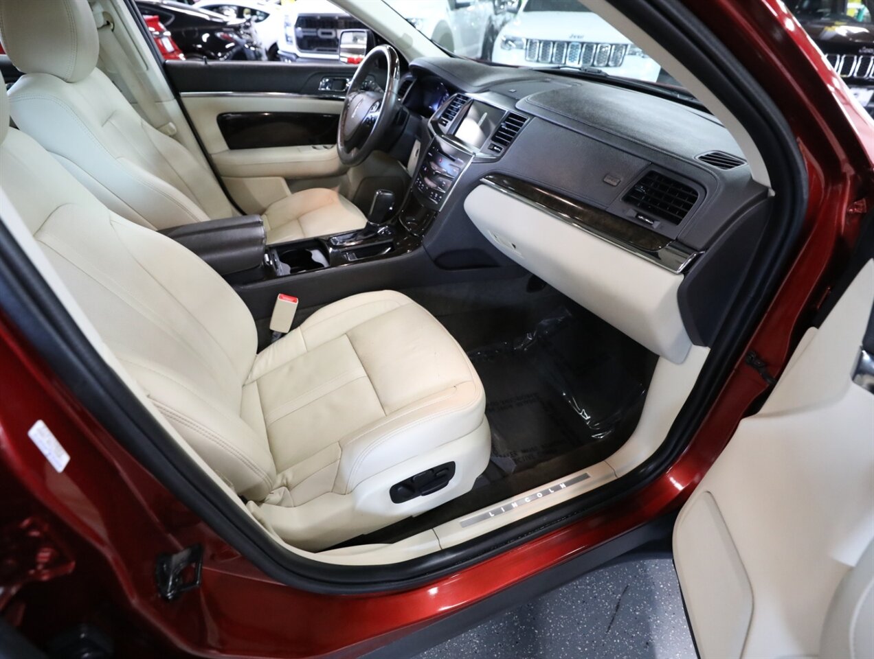 2015 Lincoln MKS EcoBoost - Photo 17 - Addison, IL 60101