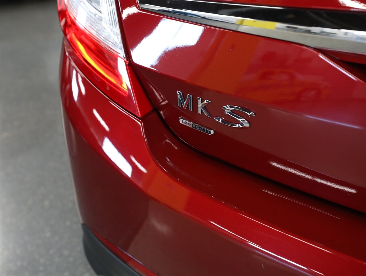 2015 Lincoln MKS EcoBoost - Photo 11 - Addison, IL 60101