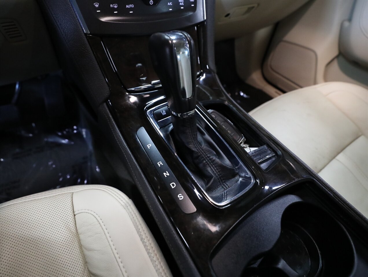 2015 Lincoln MKS EcoBoost - Photo 32 - Addison, IL 60101