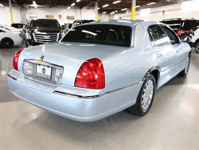 2007 Lincoln Town Car Signature   - Photo 9 - Addison, IL 60101