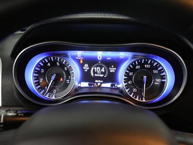 2017 Chrysler 300 Limited AWD - Photo 41 - Addison, IL 60101