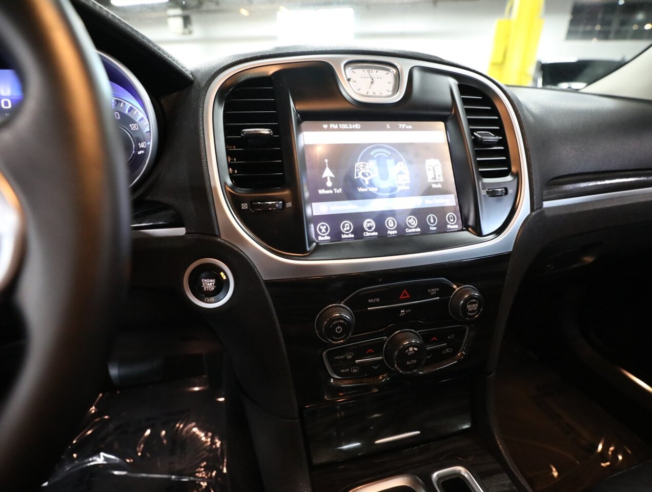 2017 Chrysler 300 Limited AWD - Photo 34 - Addison, IL 60101
