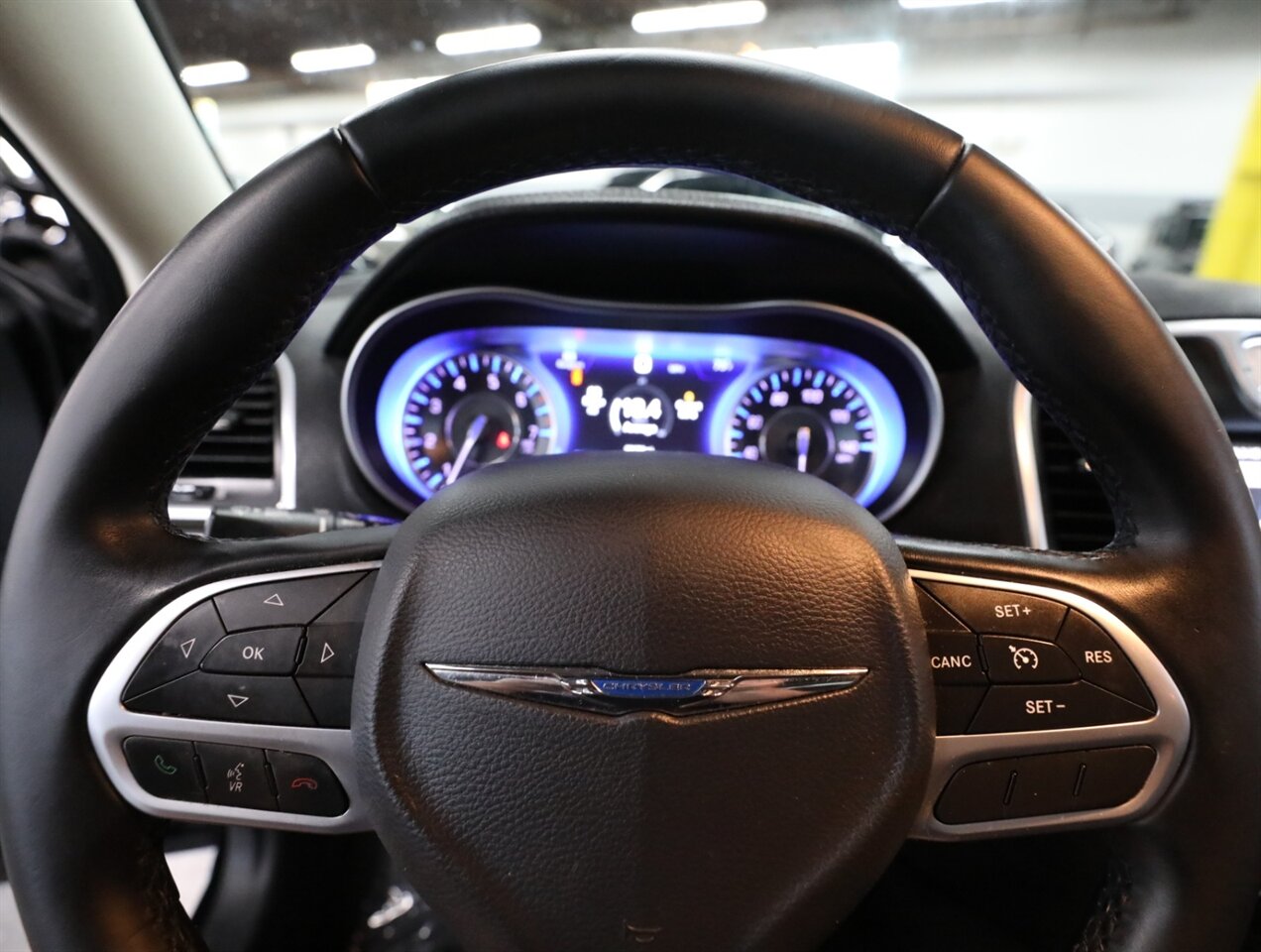 2017 Chrysler 300 Limited AWD - Photo 40 - Addison, IL 60101