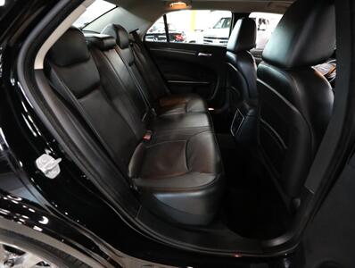 2017 Chrysler 300 Limited AWD - Photo 22 - Addison, IL 60101