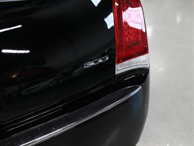 2017 Chrysler 300 Limited AWD - Photo 11 - Addison, IL 60101