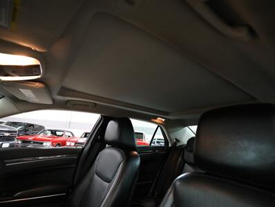 2017 Chrysler 300 Limited AWD - Photo 31 - Addison, IL 60101