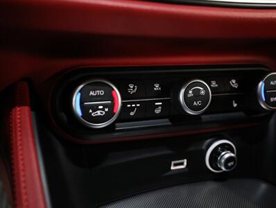 2021 Alfa Romeo Stelvio Ti Sport AWD   - Photo 38 - Addison, IL 60101