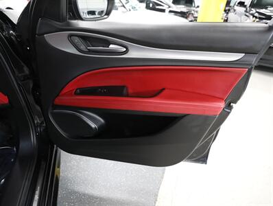 2021 Alfa Romeo Stelvio Ti Sport AWD   - Photo 17 - Addison, IL 60101