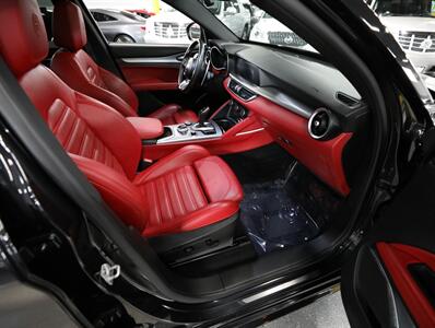 2021 Alfa Romeo Stelvio Ti Sport AWD   - Photo 18 - Addison, IL 60101