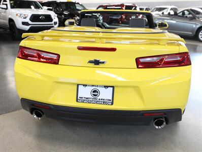 2017 Chevrolet Camaro 2LT Convertible   - Photo 11 - Addison, IL 60101