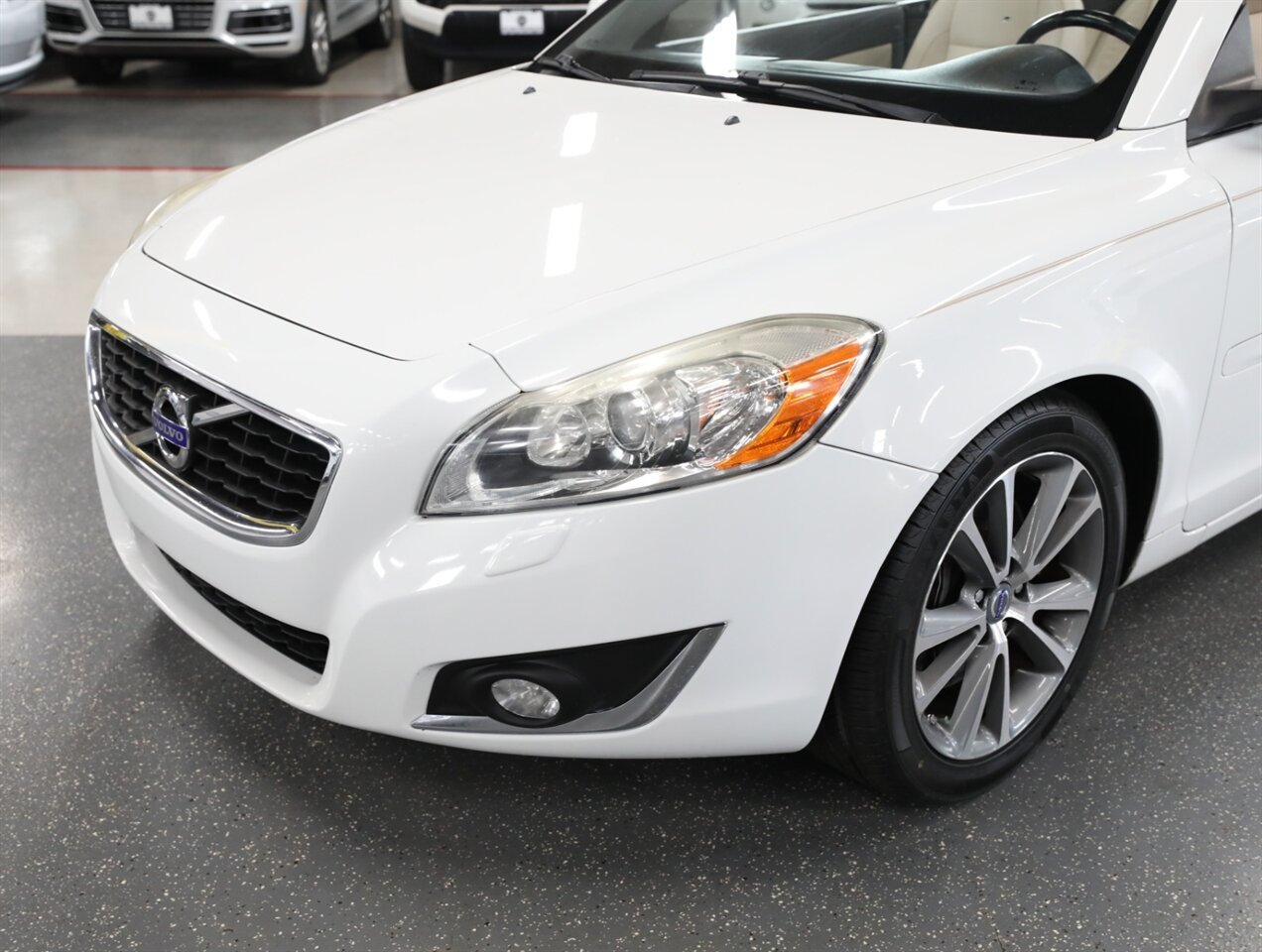 2013 Volvo C70 T5 Premier Plus - Photo 3 - Addison, IL 60101