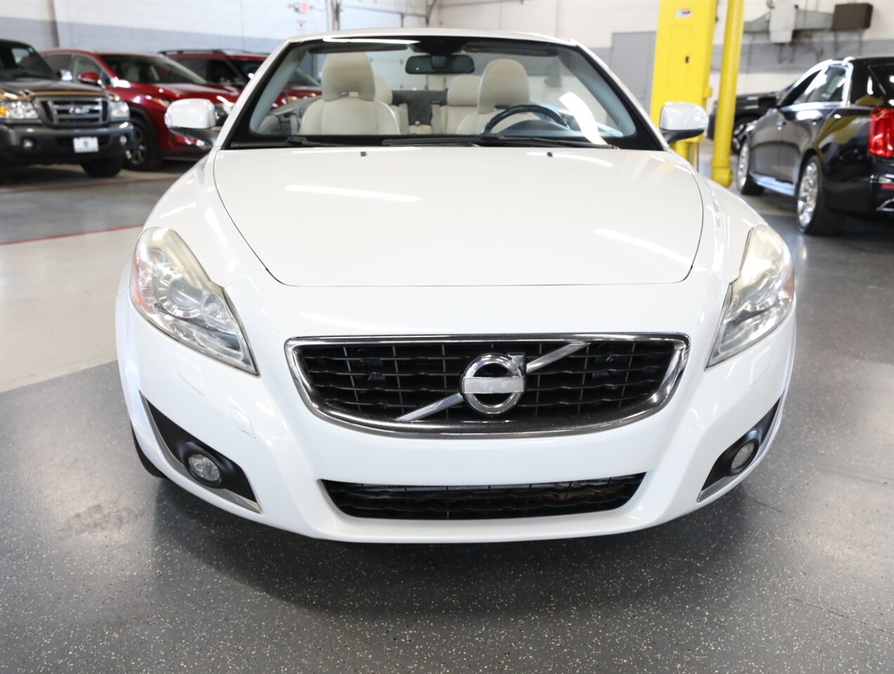 2013 Volvo C70 T5 Premier Plus - Photo 6 - Addison, IL 60101