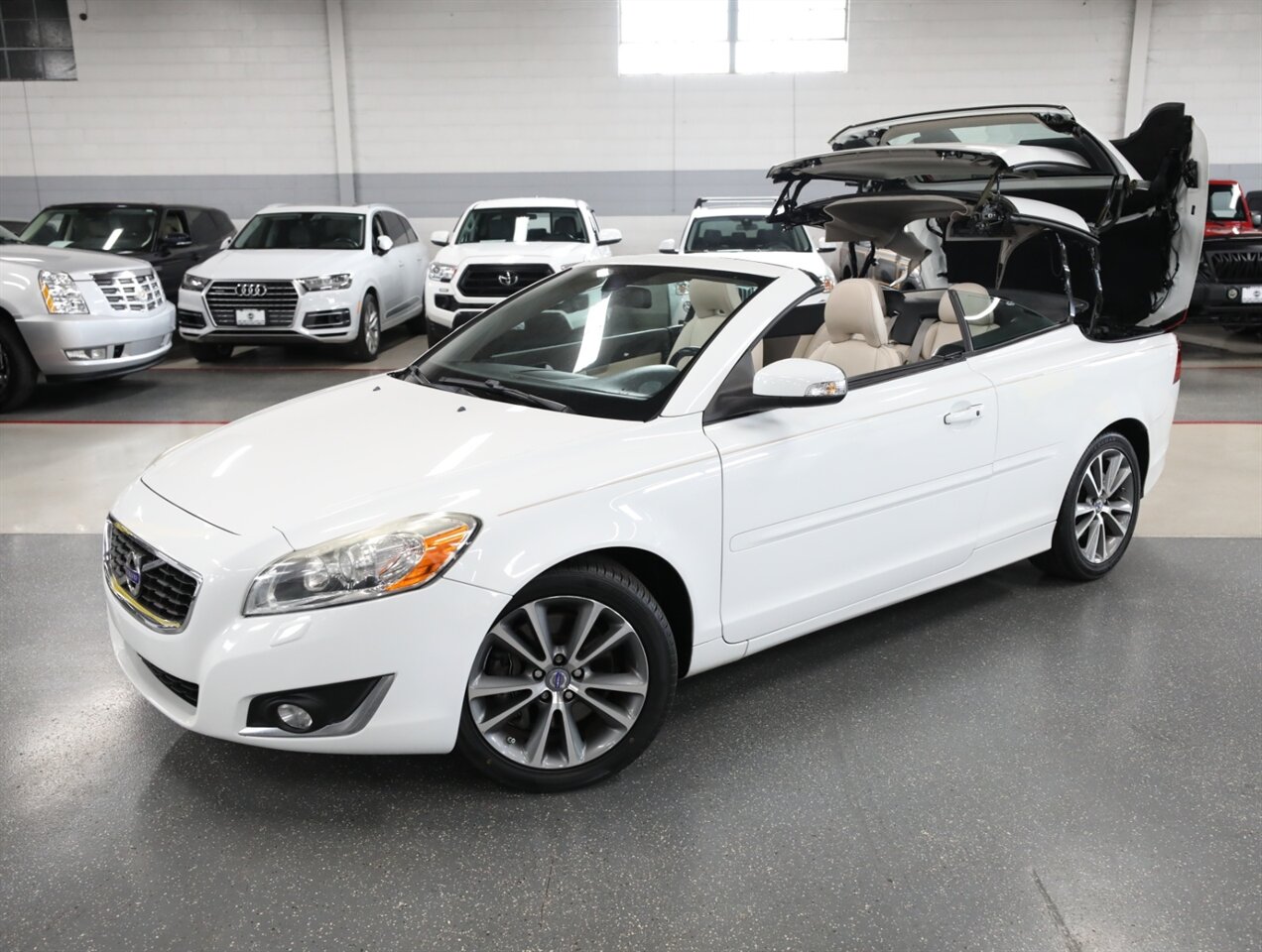 2013 Volvo C70 T5 Premier Plus - Photo 38 - Addison, IL 60101