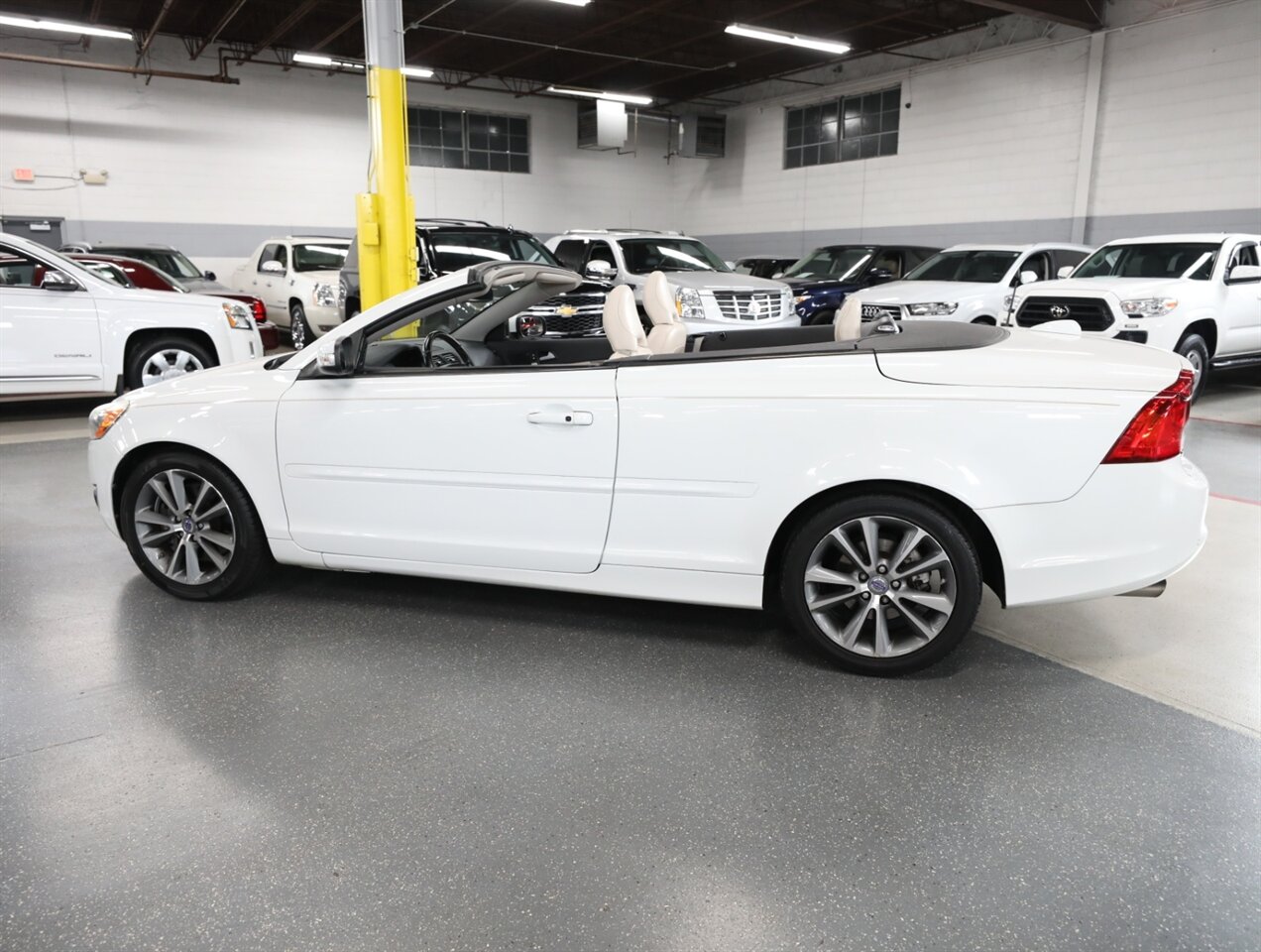 2013 Volvo C70 T5 Premier Plus - Photo 15 - Addison, IL 60101