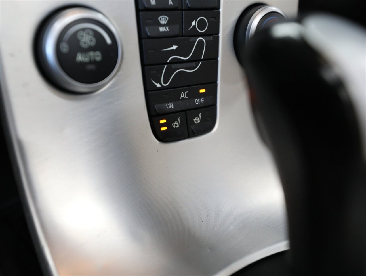 2013 Volvo C70 T5 Premier Plus - Photo 29 - Addison, IL 60101