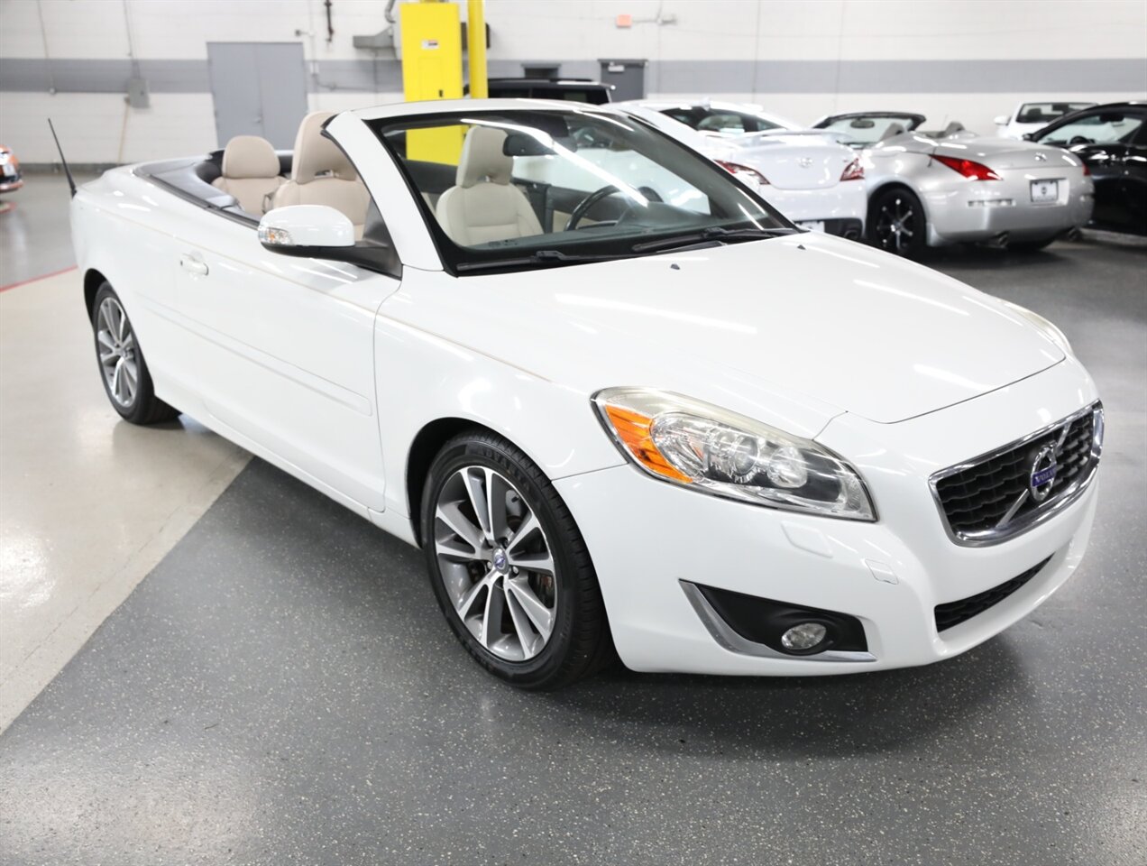 2013 Volvo C70 T5 Premier Plus - Photo 7 - Addison, IL 60101