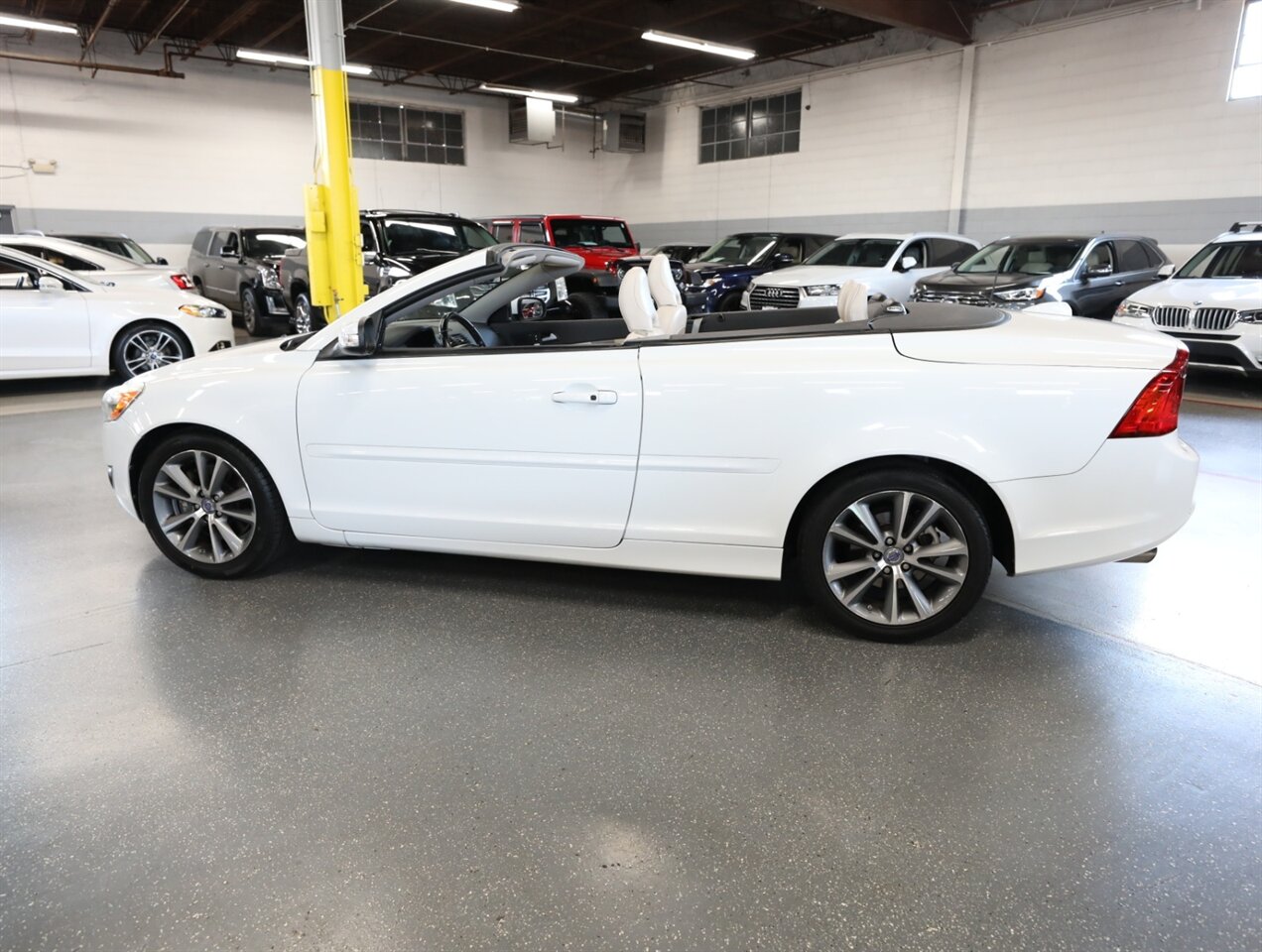 2013 Volvo C70 T5 Premier Plus - Photo 15 - Addison, IL 60101