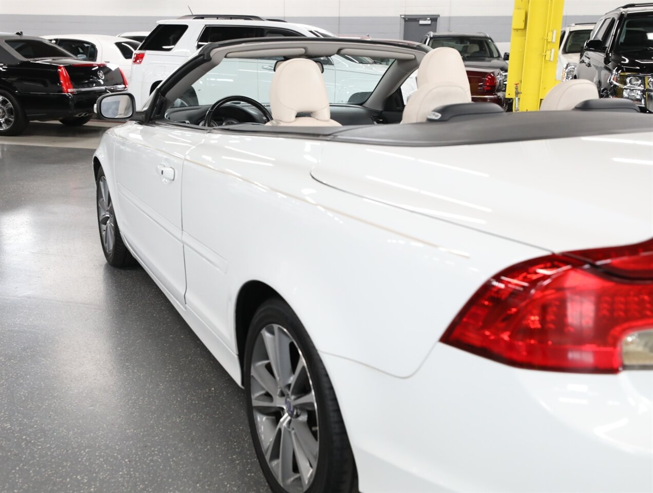 2013 Volvo C70 T5 Premier Plus - Photo 14 - Addison, IL 60101