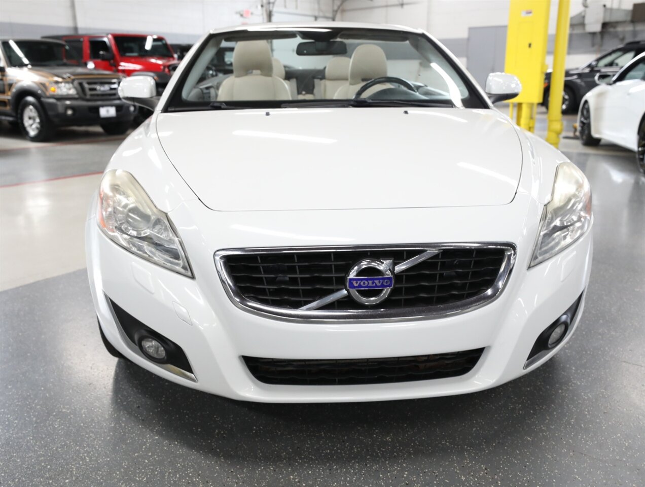 2013 Volvo C70 T5 Premier Plus - Photo 6 - Addison, IL 60101