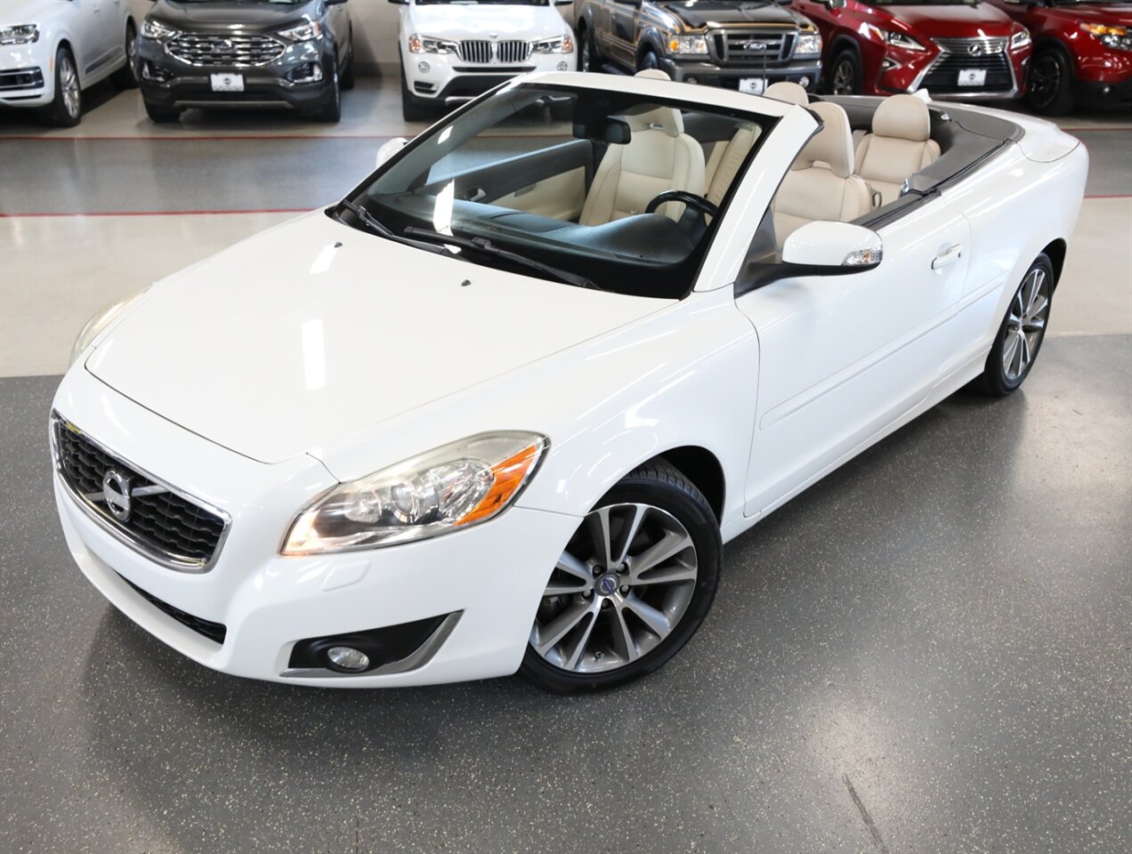 2013 Volvo C70 T5 Premier Plus - Photo 2 - Addison, IL 60101