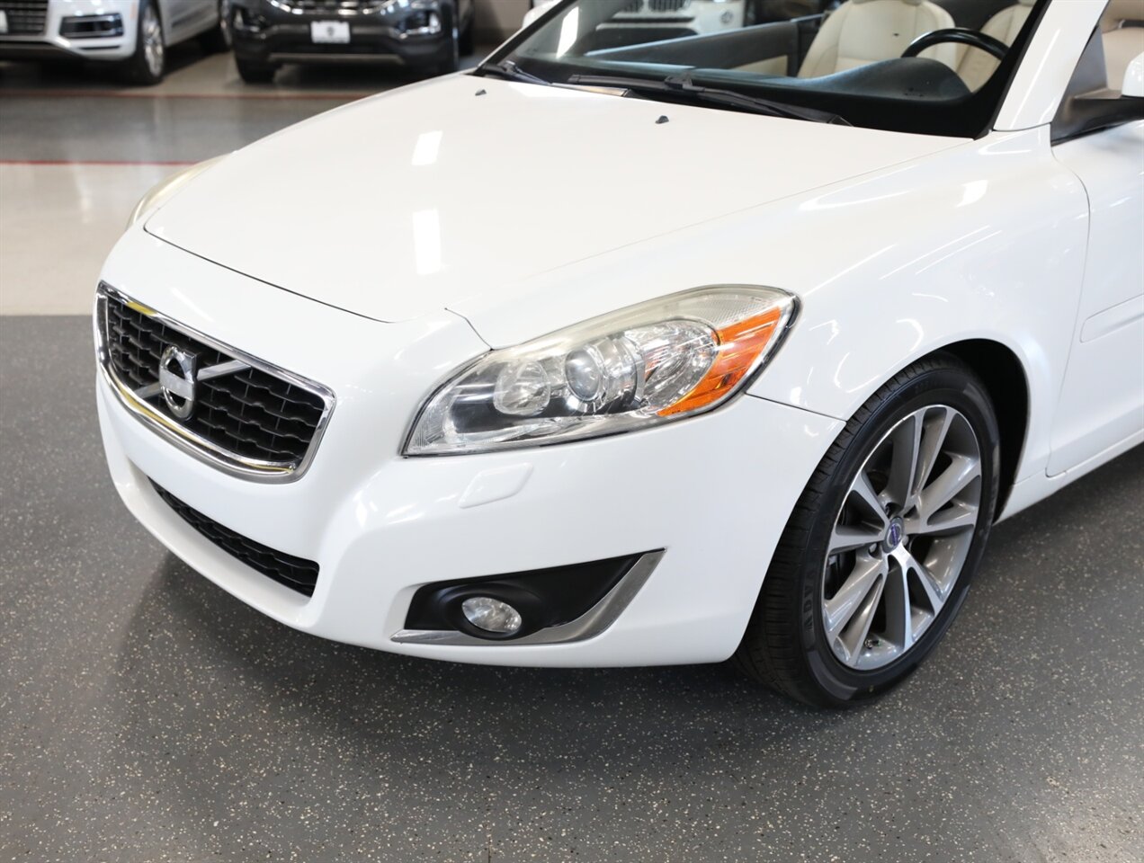 2013 Volvo C70 T5 Premier Plus - Photo 3 - Addison, IL 60101