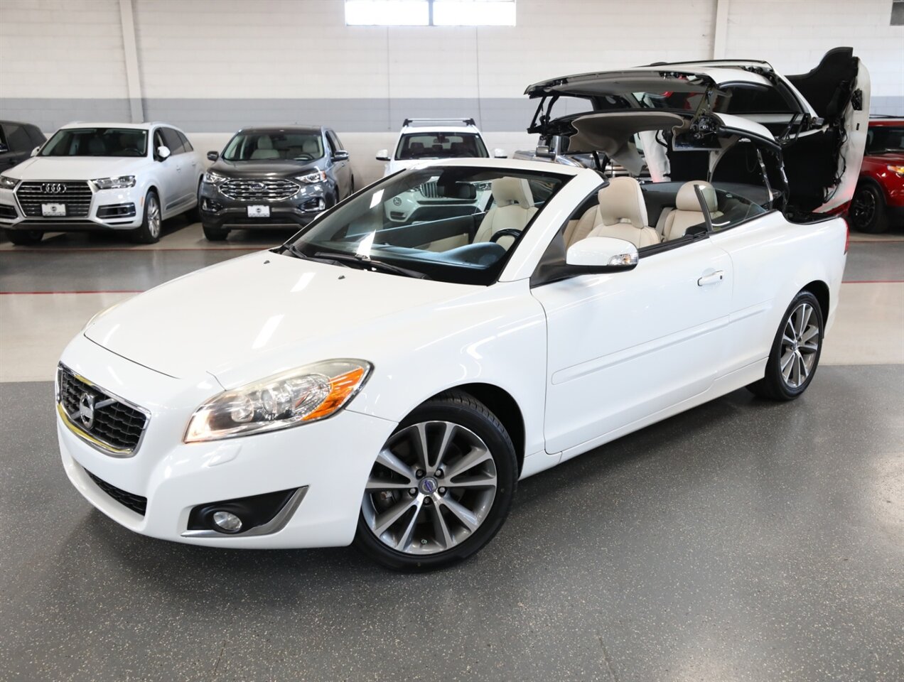 2013 Volvo C70 T5 Premier Plus - Photo 38 - Addison, IL 60101