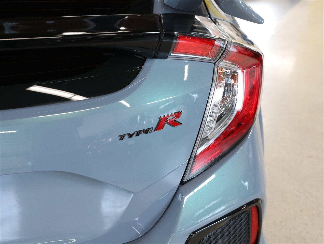 2019 Honda Civic Type R Touring - Photo 13 - Addison, IL 60101