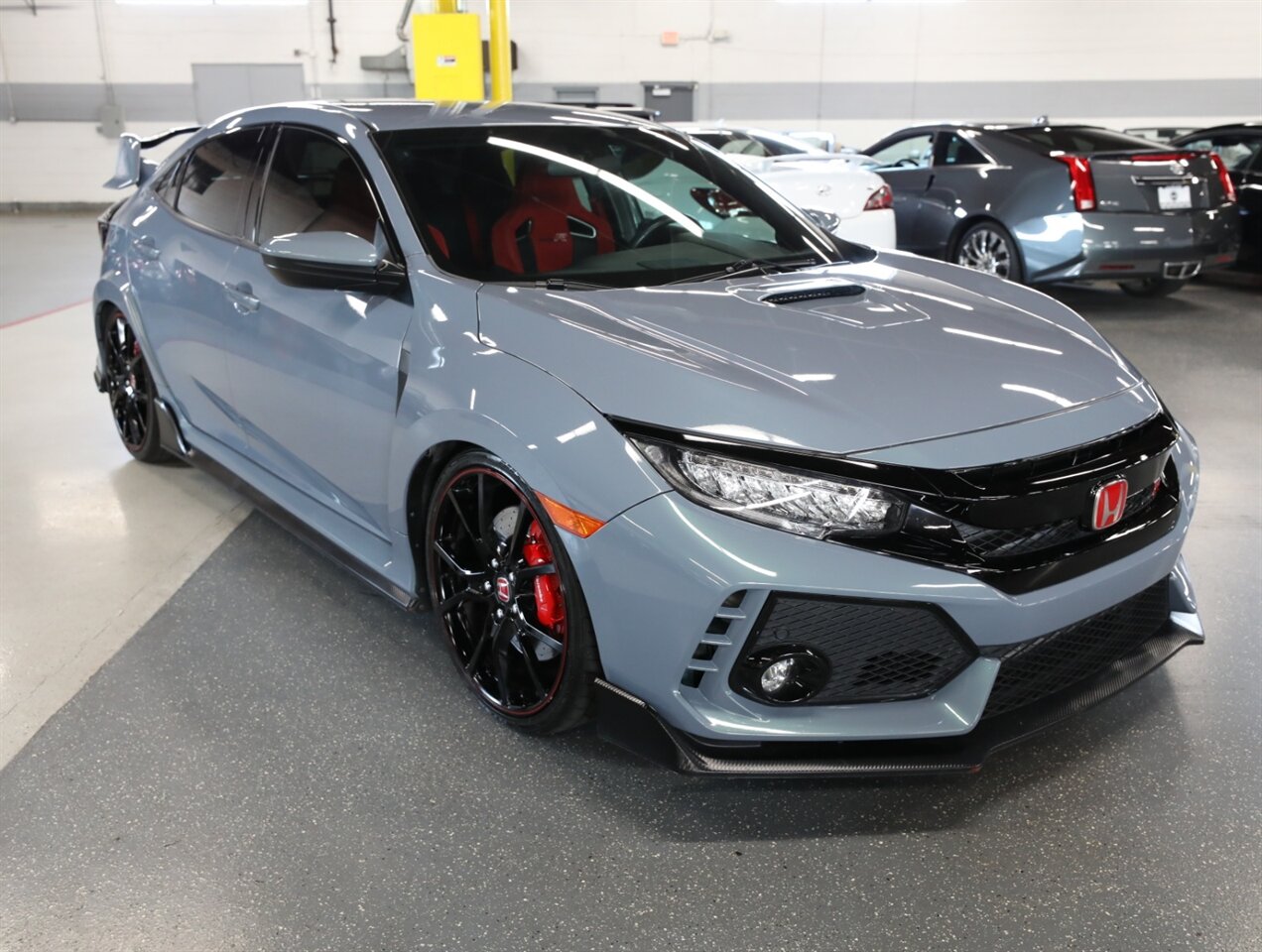 2019 Honda Civic Type R Touring - Photo 8 - Addison, IL 60101