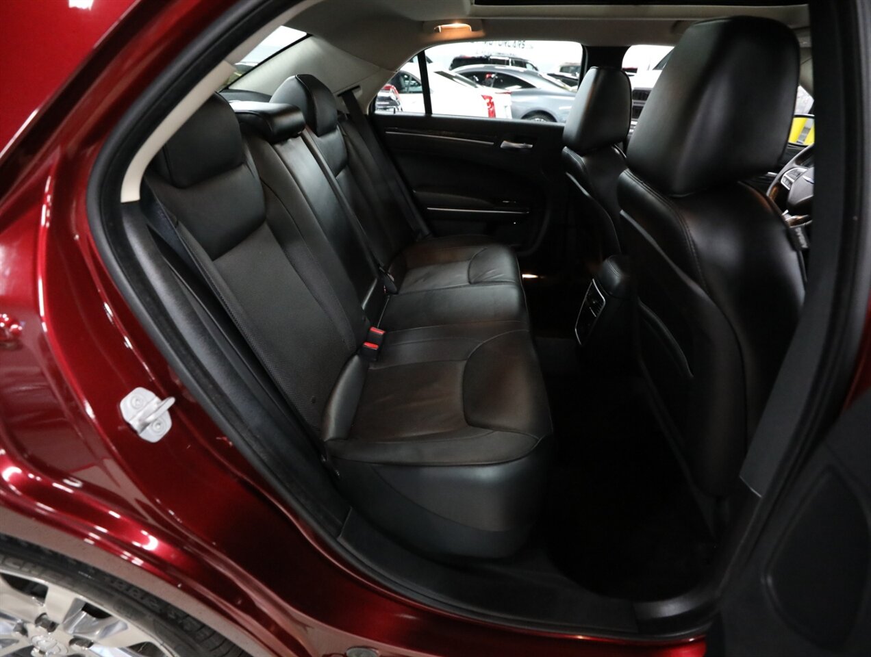 2018 Chrysler 300 Limited AWD - Photo 22 - Addison, IL 60101